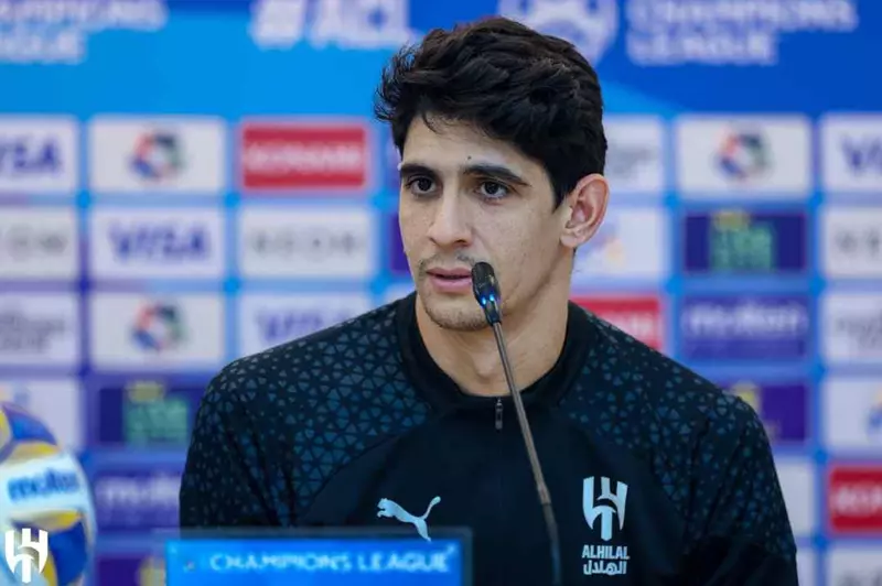 ياسين بونو حارس مرمى الهلال